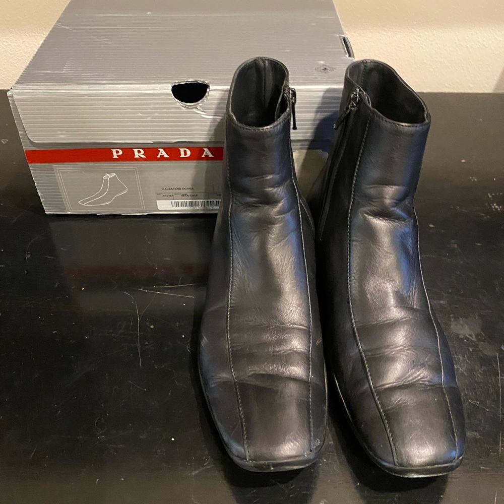 PRADA VINTAGE BOOTIES BLACK LEATHER SIZE-8 PREOWNED! - Picture 8 of 8